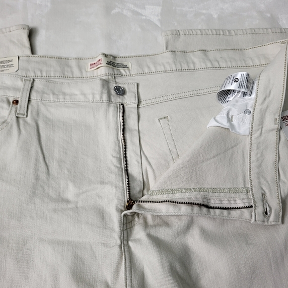 Levi's Heritage High Rise Loose Crop Cream Jeans. Size 28W Plus Sized - Picture 12 of 16
